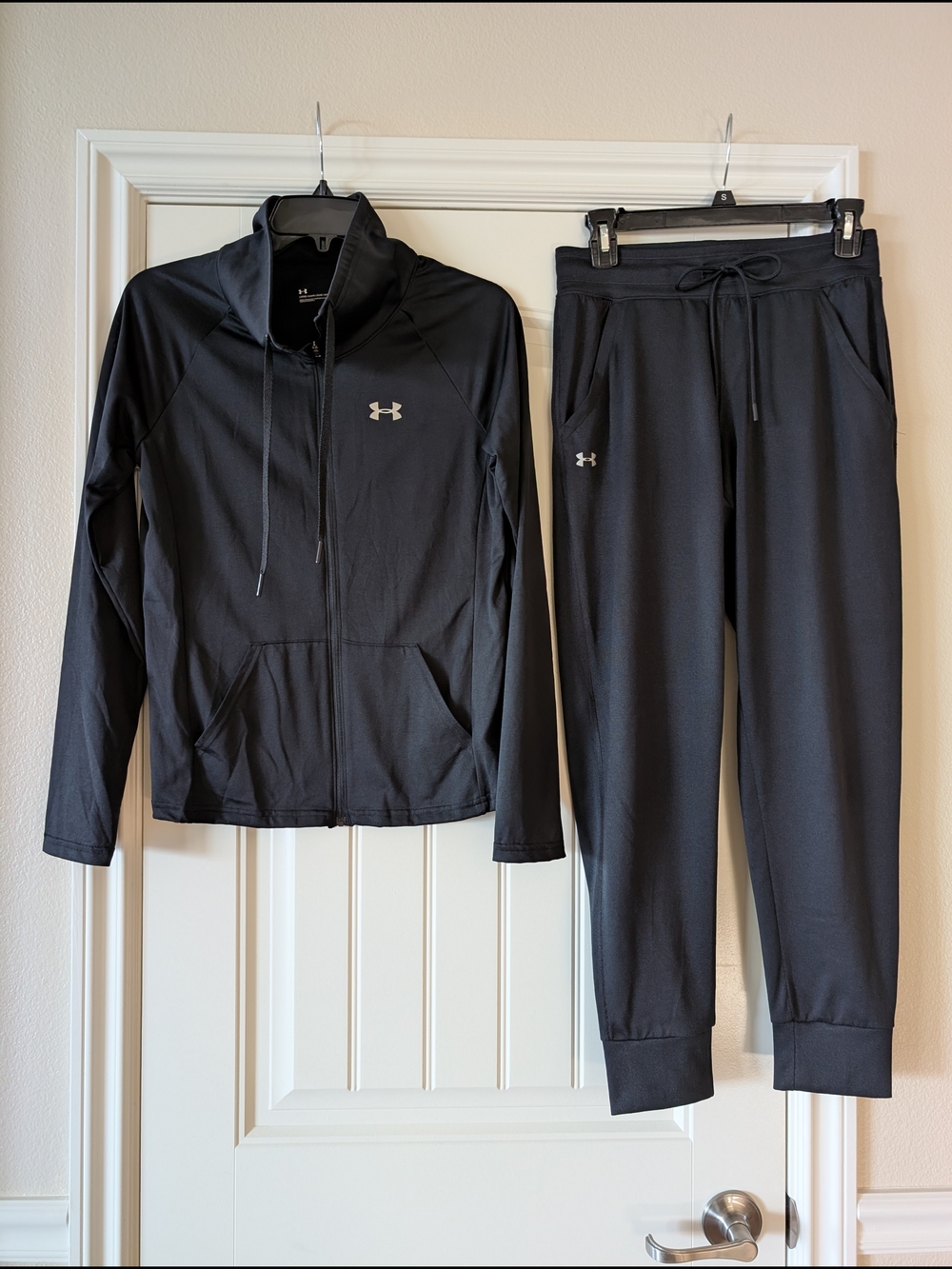 Under Armour Women’s Black Zip Jacket and Joggers Set